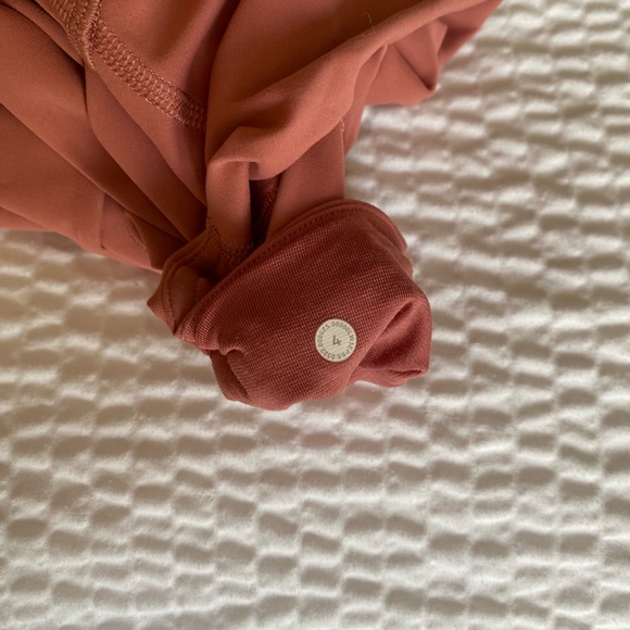 Lululemon leggings with pockets - Picture 4 of 4